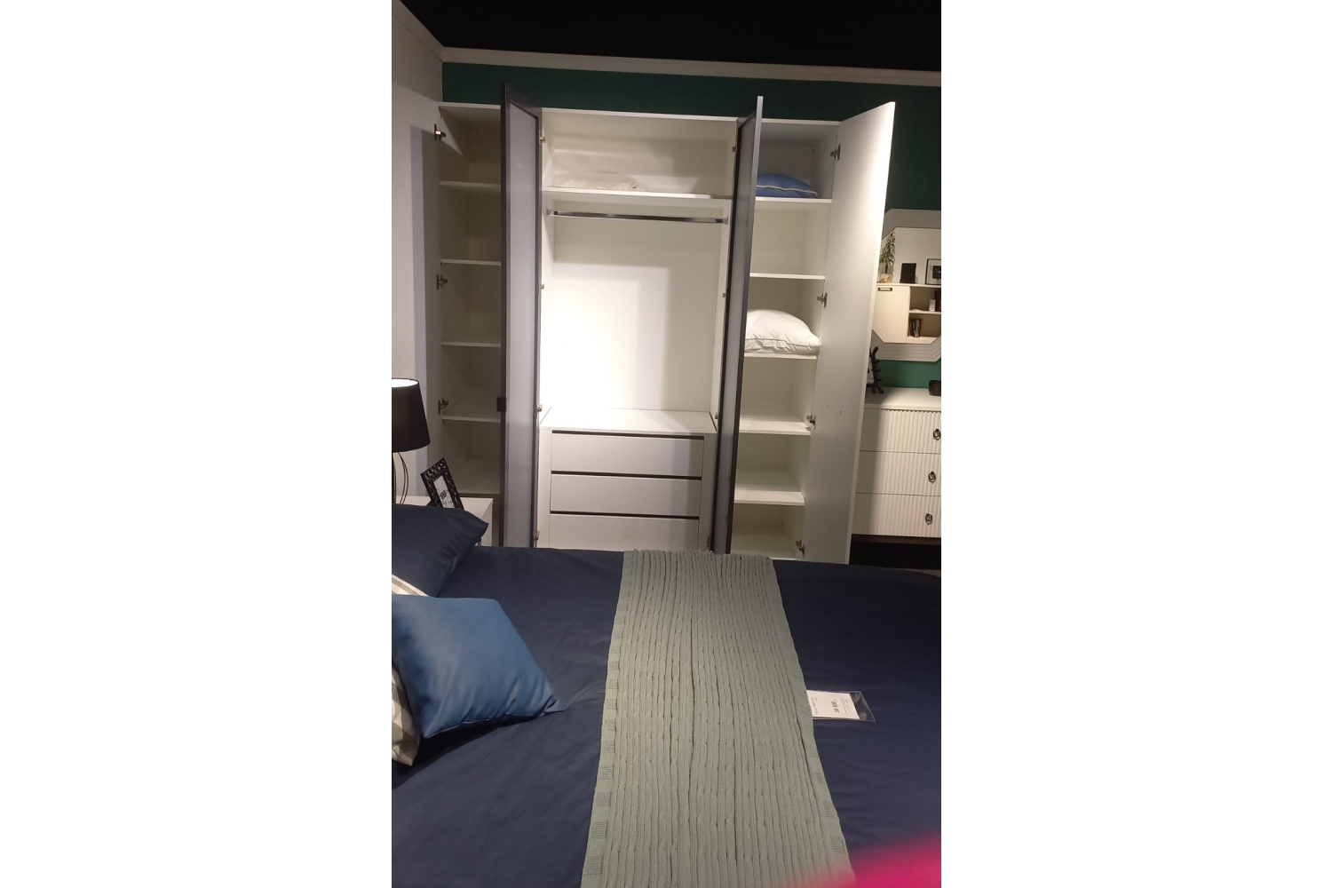 Распродажа - изображение №4 "Спальня Хилтон (выставочный образец)"  на www.Angstrem-mebel.ru